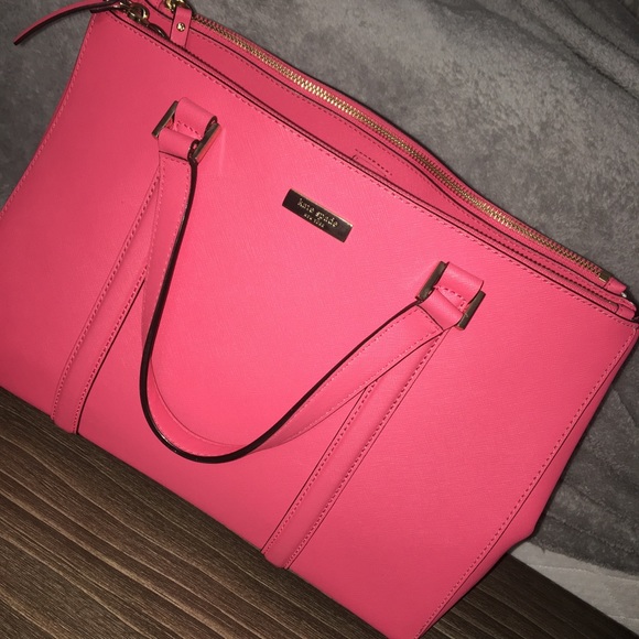 kate spade Handbags - Kate Spade Coral Handbag